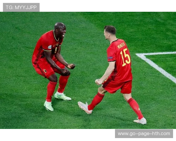 卢卡库连续背身护球让比利时赢下关键球权